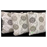 3 Lg Clean Throw Pillows 21x21