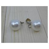 Vtg Faux Pearl Clip On Earrings