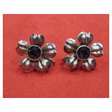 Vtg Daisy Flower Screw Back Earrings