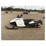 2005 Skidoo Snowmobile