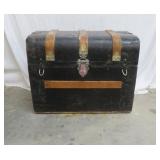 Trunk - Metal & Wood - H 20" x W 26" x D 15"