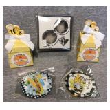 2 bee ornaments, 2 teas and infuser