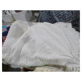 CHENILLE STYLE BED SPREAD FULL SIZE