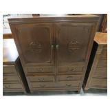 SOLID WOOD CHERRY FINISH GENTLEMENS CHEST