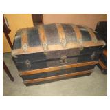 NICE ANTIQUE CAMEL BACK LIFT TOP TRUNK