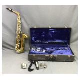 King Cleveland 613 Saxophone In Carry Case *read*