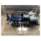 1/64 kinze model 4900 planter, 1 row arm needs