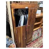 Cedar lined wardrobe cabinet 31ï¿½ x 21ï¿½ x 65ï¿½,