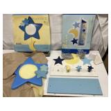 Wall shelf with hooks & stars mirror nib