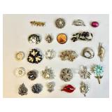 COLLECTION OF COSTUME JEWELLERY BROOCHES