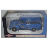 First Gear 1:25 1953 International Panel Van