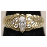 10K GOLD CZ STONE RING SIZE 6.5   2.8G