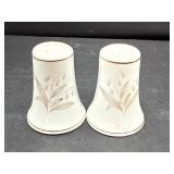 Kaysons fine China Japan salt & pepper