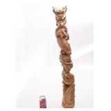 *Sculpture en bois dragon, hauteur : 39