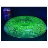 *Plat de service en ouraline / uranium glass