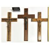 Anciens crucifix, en bronze et en bois