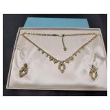 Beautiful Vintage Necklace & Earring Set