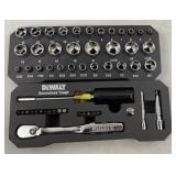 Dewalt 3/8 Dr Ratchet and Socket Set